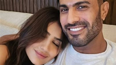 برسالة رومانسية.. محمد سامي يحتفل بعيد زواجه الـ 15 مع مي عمر