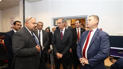 وزير الاتصالات يزور عدد من شركات التكنولوجيا المصرية في صعيد مصر