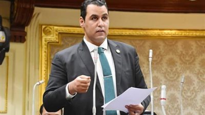 النائب إمام منصور يتقدم بأوراق ترشحه ويحصل على رمز القلم في انتخابات مجلس النواب 2025