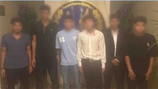 القبض على 6 طلاب تعدوا على آخرين أمام مدرسة بالتجمع