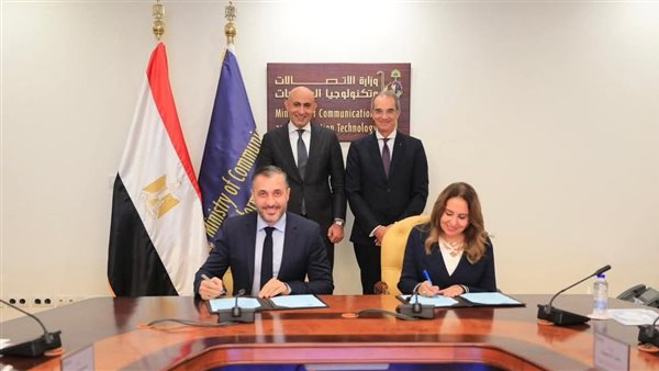 وزيرا الاتصالات والتعليم يشهدان توقيع مذكرة لتنفيذ برنامج HP IDEA بمدارس WE