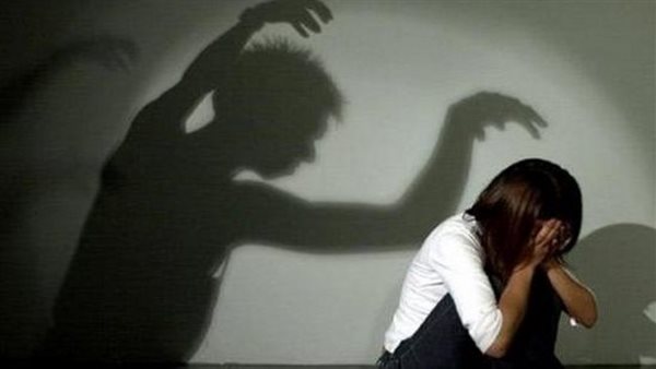 عاجل| رحلة مرعبة.. سائق يتحرش بطالبة داخل سيارته في النزهة