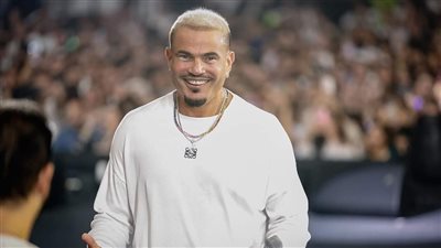 في عيد ميلاده.. ماذا قال عمرو دياب عن سر شبابه الدائم واتهامه بالغرور ؟