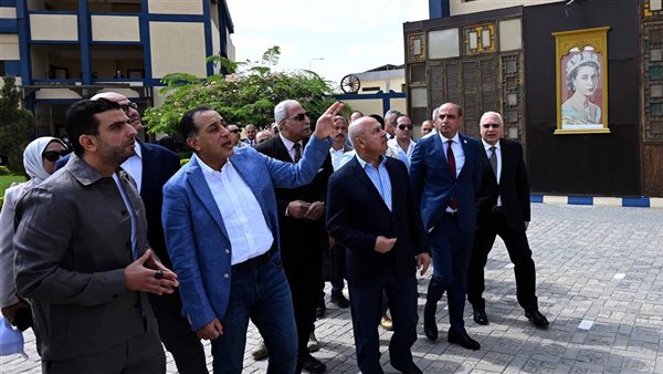 “مدبولي” يتفقد مدرسة “إيجيبت جولد” ويؤكد: مستعدون لتقديم الدعم المطلوب