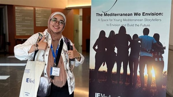 منة شاكر ضمن أفضل 10 كتّاب في مسابقة دولية مرموقة