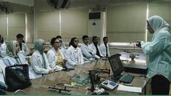 بدء التدريب العملي لطلاب طب القاهرة الأهلية بمعامل قصر العيني