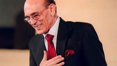 أجرأ مسرحية في 2025.. محمد صبحي يكشف موعد عرض فارس يكشف المستور
