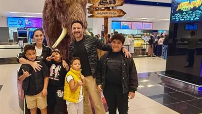 بعد أزمته الأخيرة مع طليقته.. محمد العمروسي يشارك صورا برفقه اولاده