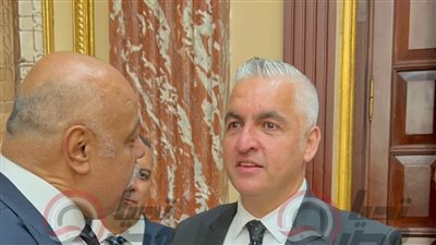 نجم الإعلام الرياضى سيف زاهر يتسلم كارنية عضوية مجلس الشيوخ 2025.. صور