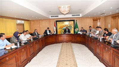 محافظ الفيوم يتابع معدلات الآداء بملفي التقنين والتصالح وموقف المتغيرات المكانية‎