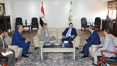 وزير الزراعة يبحث مع مدير مكتب اليونسكو بالقاهرة حماية التراث الزراعي والمعارف البيئية بالواحات