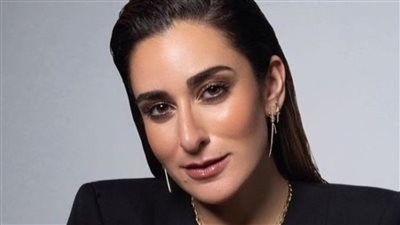 أمينة خليل توضح حقيقة حملها بعد ظهورها في مهرجان الجونة