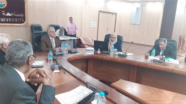 جامعة أسوان تناقش خطة الأنشطة الطلابية للعام الجامعي الجديد