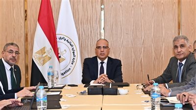إتخاذ كافة الاستعدادات والتدابير اللازمة للتعامل بفاعلية مع موسم السيول والأمطار الغزيرة