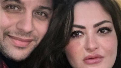 مصطفى قمر يعيش لحظات صعبة.. زوجته تخضع لجراحة والنجم يساندها بقلب مكسور