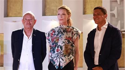 قبل عرض فيلمها.. كيت بلانشيت تخطف الأنظار على السجادة الحمراء في مهرجان الجونة الدورة الثامنة