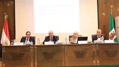 عدد الطلاب الذين حصلوا على منح كُلية وجزئية من الجامعات 26,609 للعام الدراسي الجاري