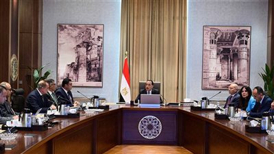 رئيس الوزراء يوجه بسرعة العمل على تحويل الأراضي المطلة على كورنيش النيل لفرص استثمارية بأنشطة مختلفة