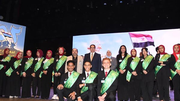 طلاب جامعة القاهرة يشاركون في الندوة التثقيفية الـ 42