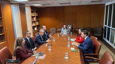 نعمل على ترسيخ موقع مصر كمركز إقليمي للطيران والتجارة والخدمات اللوجستية