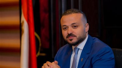 “علمنا نحب الحياة”.. محمد الجارحي عضو مجلس الإدارة يتغني بحبه للنادي الأهلي