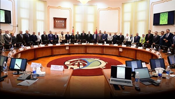 “الأعلى للجامعات” يناقش النزاهة الأكاديمية واستخدام تطبيقات الذكاء الاصطناعي