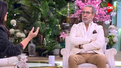 اتعلمت كتابة الشعر من أغاني أم كلثوم وكنت بعمل مسرحيتها بقلبي ودمي