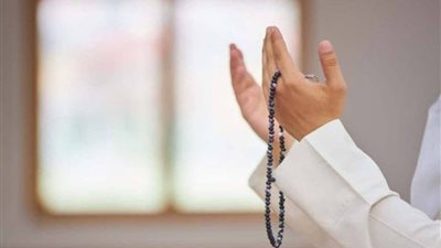 دعاء الفجر الذنوب.. لحظة صفاء بين العبد وربه