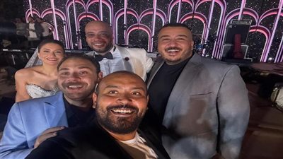 ميروك يا توما.. محمد علي رزق يهنئ حاتم صلاح بحفل زفافه