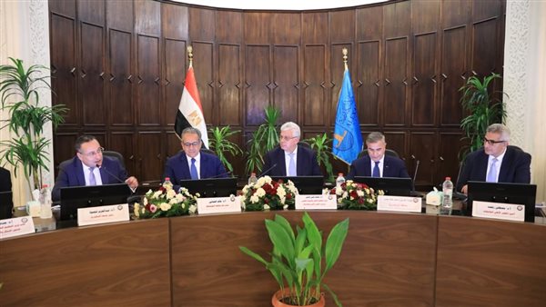 “الأعلى للجامعات” يكرم خالد العناني بجامعة الإسكندرية