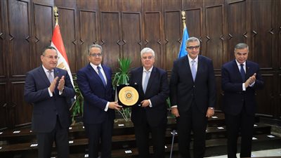 تكريم مصري يليق بالعالمية.. “الأعلى للجامعات” يحتفي بخالد العناني بعد انتخابه مديرًا عامًا لليونسكو