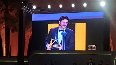 أحمد مالك بعد حصده افضل ممثل في الجونة: اول مصري يفوز بيها وحبي الاول والاخير للتمثيل

  الجمعة 24/10/2025 10:37 م
نستعرض لكم خلال السطور التالية حصد الفنان أحمد مالك لجائزة افضل ممثل في مهرجان الجونة السينمائي عن دوره في فيلم كولونيا