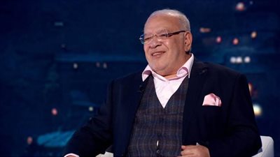 قطعت قلبي.. صلاح عبد الله يعلق على واقعة مسن السويس