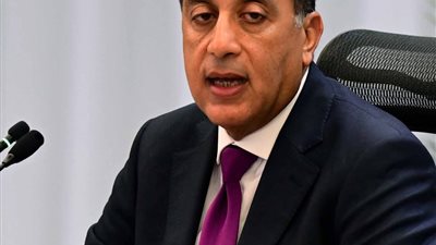 جولة جديدة لرئيس الوزراء بالسويس تشمل مشروعات في الصحة والتعليم والبترول