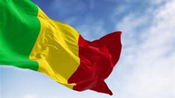 مالي تعلق الدراسة في الجامعات والمدارس بسبب نقص الوقود