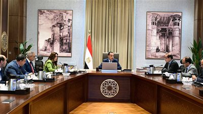 مدبولي يبحث مع وزيري المالية والتنمية المحلية تنمية الموارد الذاتية للمحافظات وتعزيز الإدارة المحلية