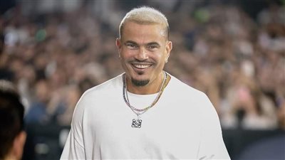 “اشمعنا نور الشريف”.. عمرو دياب يرد على انتقادات تغيّر شكله