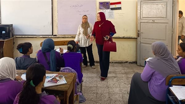 تعليم القاهرة تشدد على منع اصطحاب الهواتف المحمولة للطلاب وتطبيق نظام التقييمات