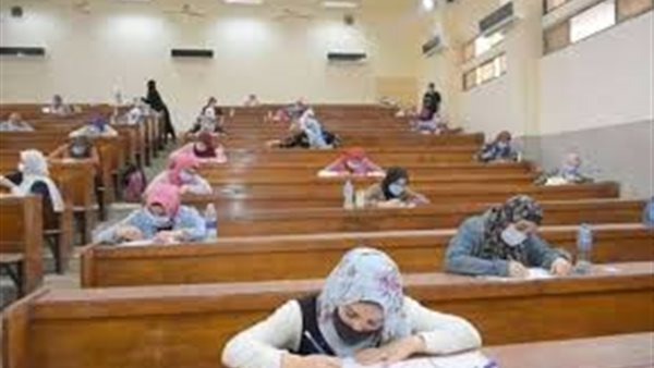 امتحانات الجامعات.. ماذا تعرف بين سؤال “بابل شيت” و”المقالي”؟