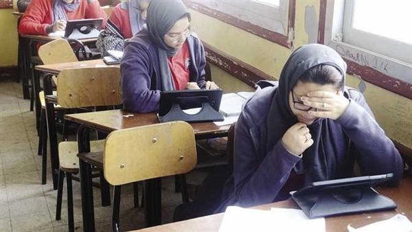 عاجل.. تعليمات مهمة لطلاب الأول بالبكالوريا والثانوي العام لاستلام التابلت