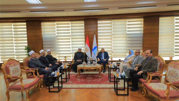 دعم البرامج البينية في الذكاء الاصطناعي والطاقة المتجددة يتصدر اجتماع مجلس جامعة كفر الشيخ