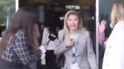 ارتباك على الهواء.. ما الذي حدث بين هالة سرحان ومذيعة إحدى القنوات العربية؟