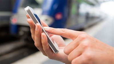 ضوء الهاتف ليلاً.. القاتل الصامت لصحة القلب