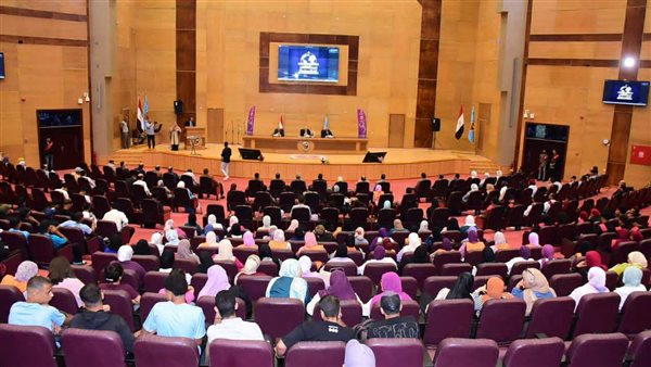 جامعة سوهاج تتبني رؤية القيادة السياسية لتحقيق الدمج والشمول والمساواة للطلاب ذوي الإعاقة