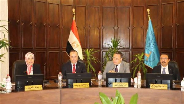 مجلس جامعة الإسكندرية يناقش سبل دعم برامج الدرجات المزدوجة