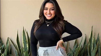 من الانشاد الديني إلى الافراح الشعبية.. رحلة تحول رحمة محسن في عالم الفن