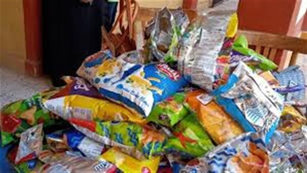 تعليم الجيزة تحظر بيع منتجات الشيبسي والمقرمشات داخل المدارس