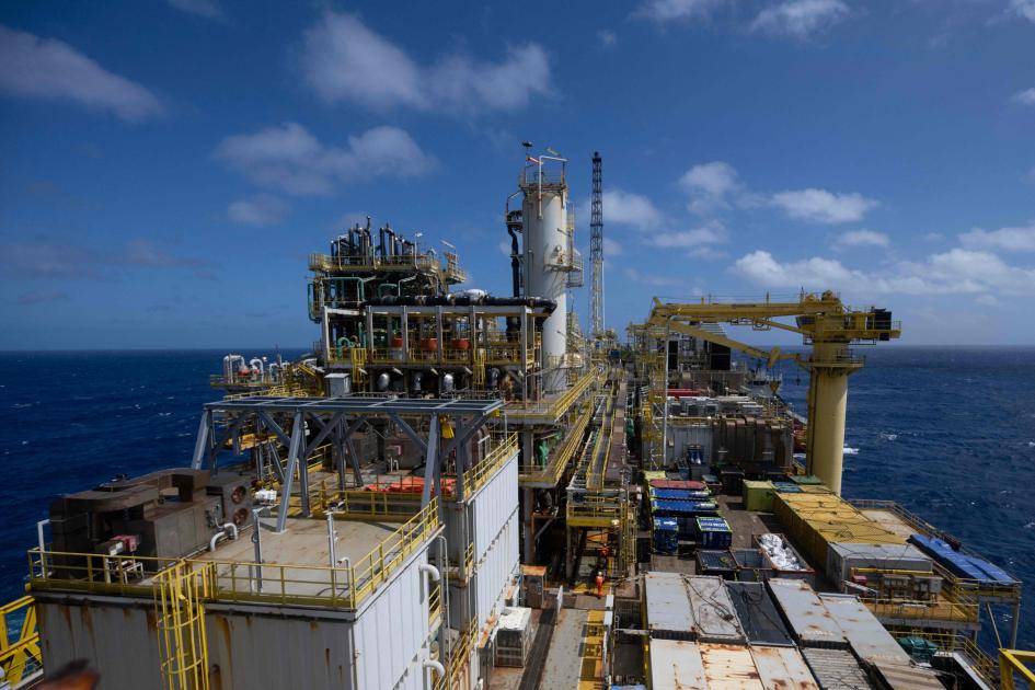 عقود برنت تبدأ تعاملات الأسبوع فوق 66 دولاراً للبرميل