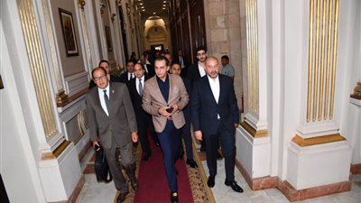 الشيوخ يوافق على استقالة 14 عضوا لعزمهم الترشح في انتخابات النواب..صور