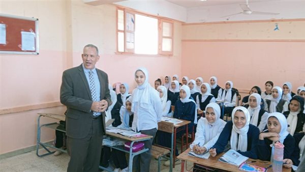 وكيل التعليم أسيوط يوجه الطلاب بالاستعانة ببنك المعرفة ومنصة كيريو